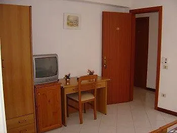 ***  Odissea Hotel Canneto  Italy